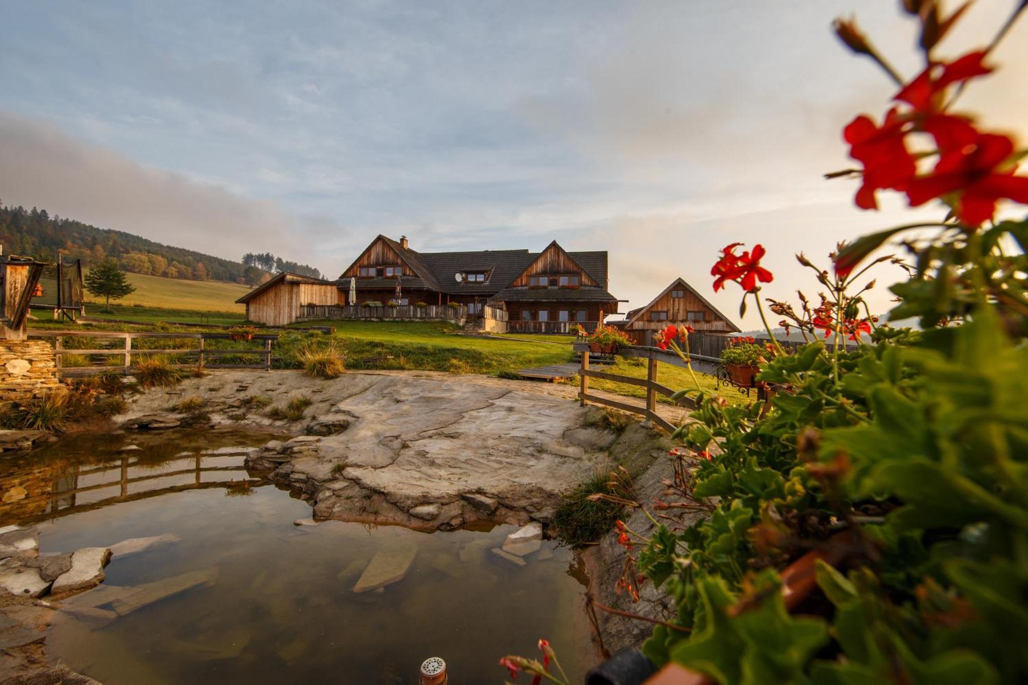 Penzion Pod Magurou Slovenska Ves Exterior photo