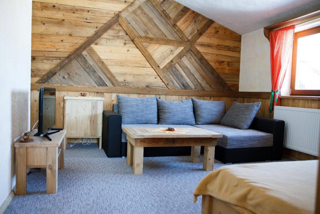 Penzion Pod Magurou Slovenska Ves Exterior photo